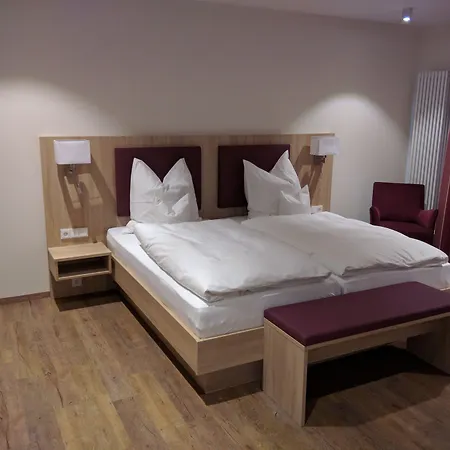 Zur-borke Hotel 3*