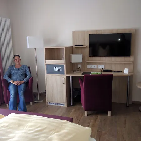 Zur-borke Hotel 3*