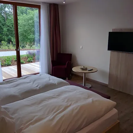 Zur-borke Hotel
